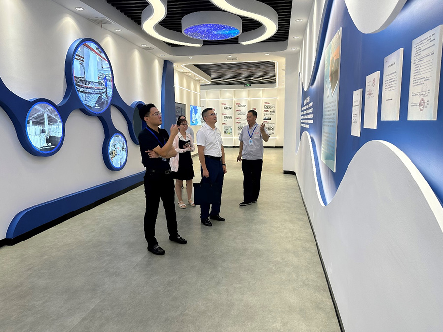 7月31日海安市科技局分管科室领导来我司研究中心进行初审